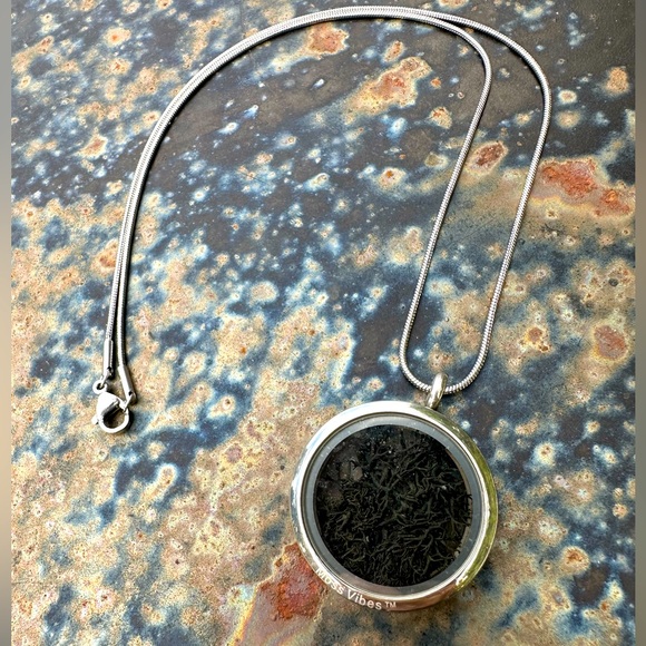 ✨🖤Debuting my Locket Luxury Collection 🖤✨ - Picture 3 of 5